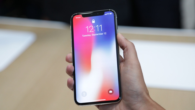 Giám đốc thiết kế Apple: “Chúng tôi đã mất 5 năm thất bại để có thể tạo ra iPhone X”