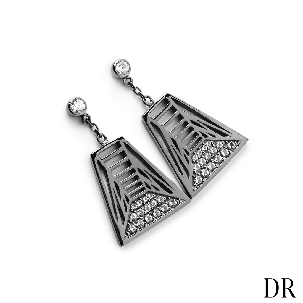 Khuyên tai Long Biên