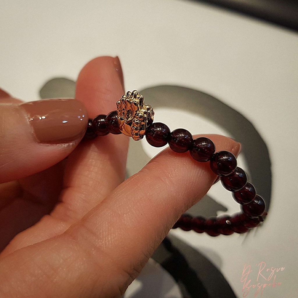 CHARM BÀN TAY PHẬT & GARNET