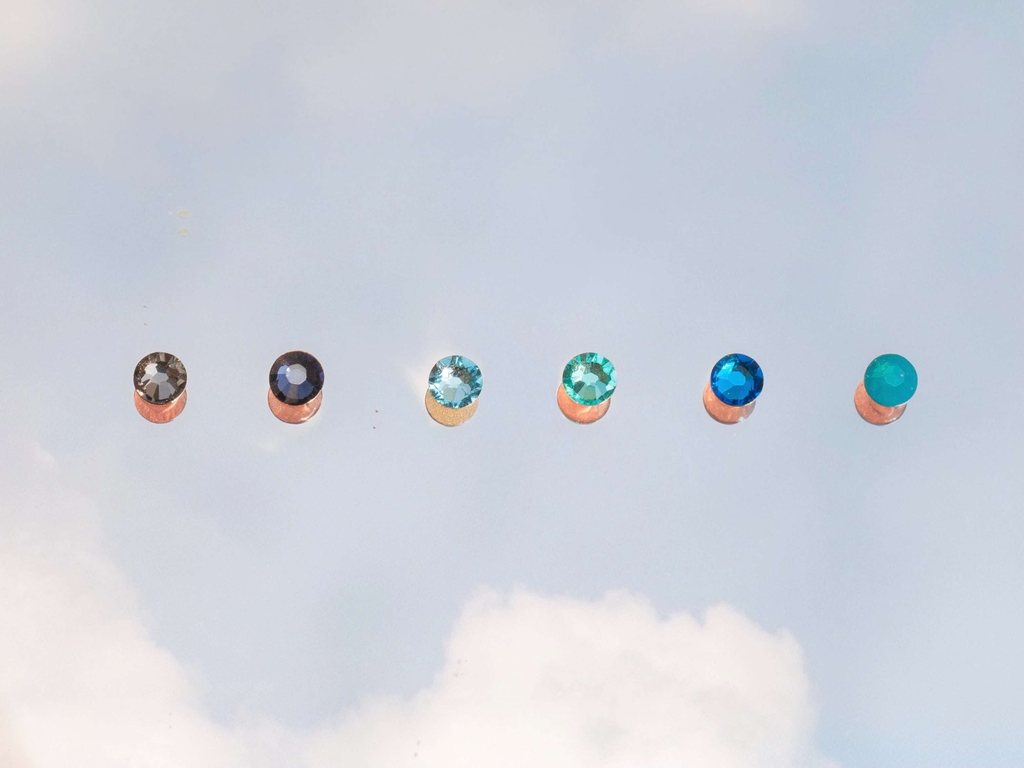 HỒ TIÊN LINH & THẠCH ANH TÓC VÀNG