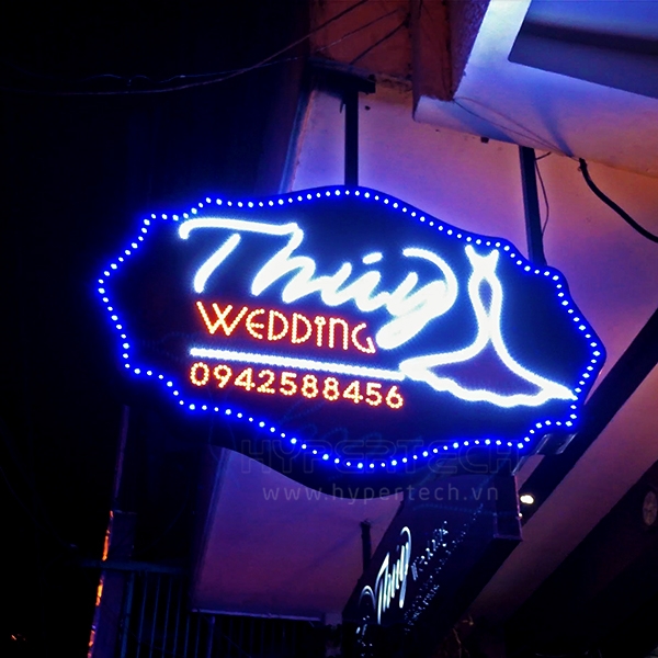 Bảng vẫy 2 mặt Thúy Wedding