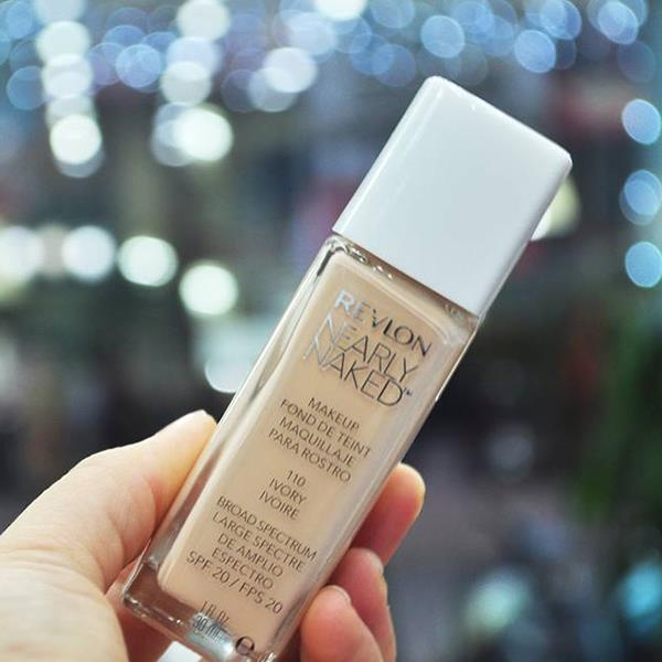 Kem nền Revlon Nearly Naked