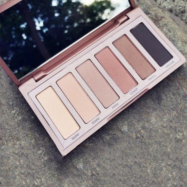 Phấn mắt Urban Decay Naked2 Basics