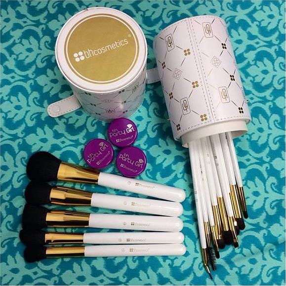 Bộ cọ ống 14 cây BH Cosmetics 14pc Signature Brush Set