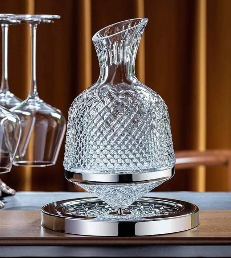 Decanter xoay - Bình chiết rượu vang sang xịn nhất hiện nay