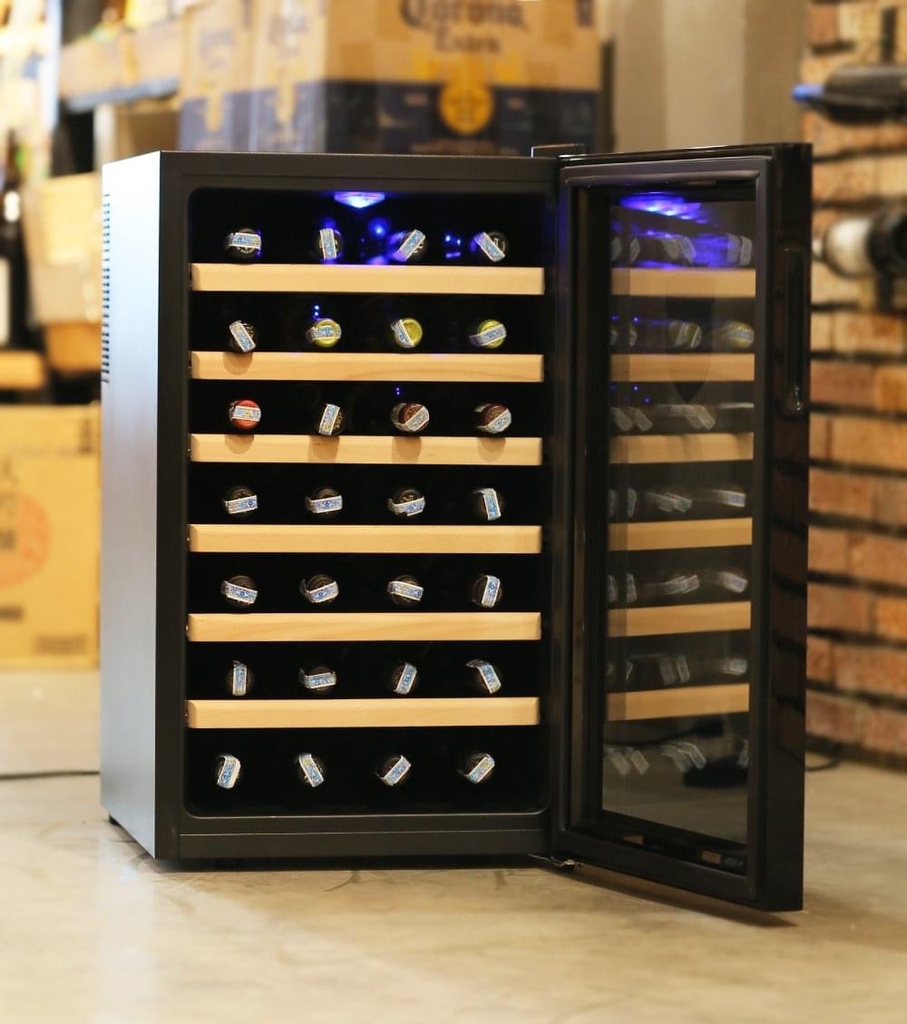 Tủ bảo quản rượu vang 12-28-52-120 chai .