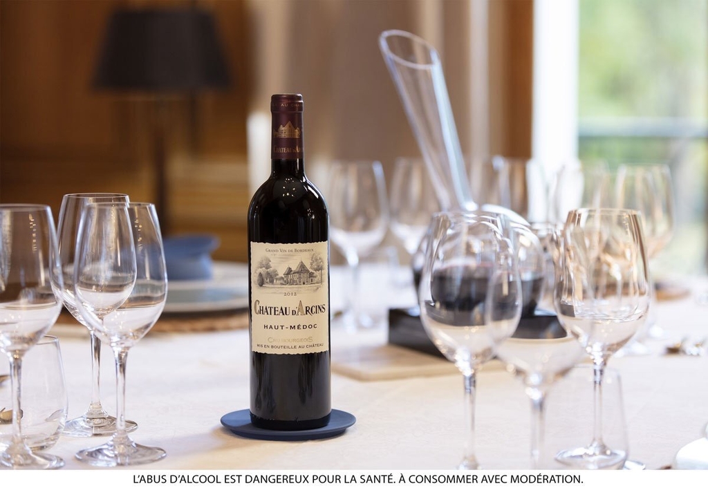 Rượu vang Pháp Chateau D'Acrcins Haut Medoc Cru Bourgeois Grand Vin De Bordeaux .