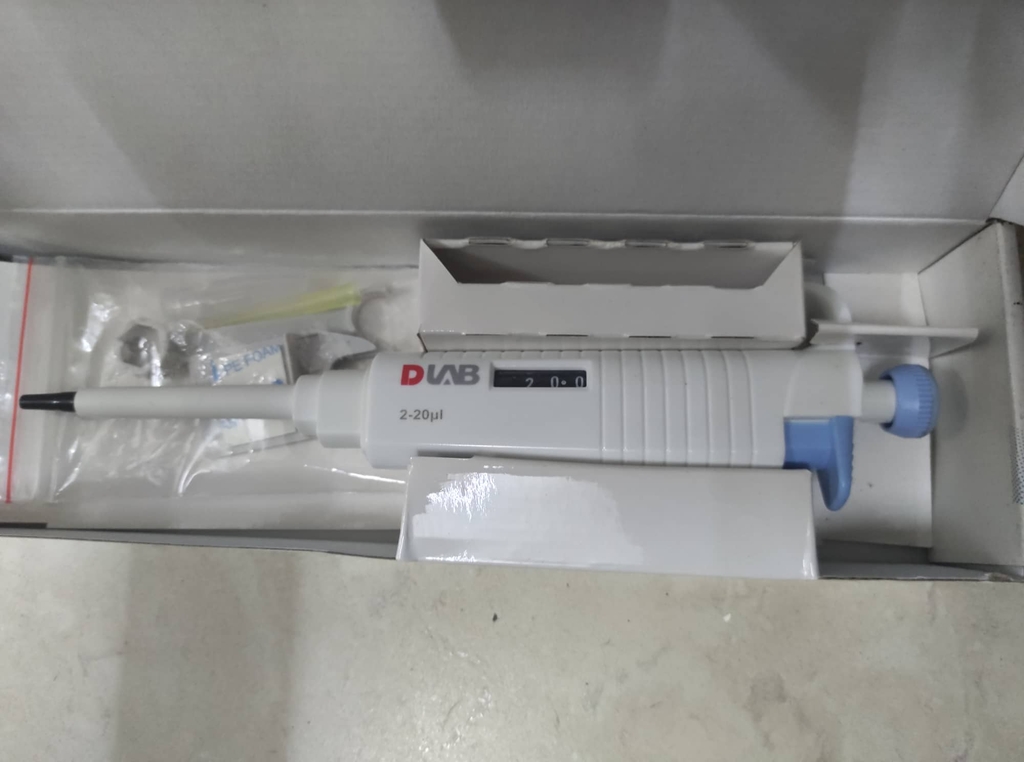 Dụng cụ hút mẫu hút chất lỏng Micropipet Dragonlab hấp tiệt trùng 1 kênh