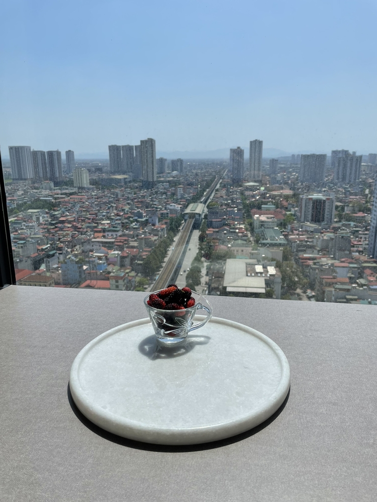 STONE PRODUCT - BATHROOM ACCESSORIES - ROUNDED TRAY - CRYSTAL WHITE