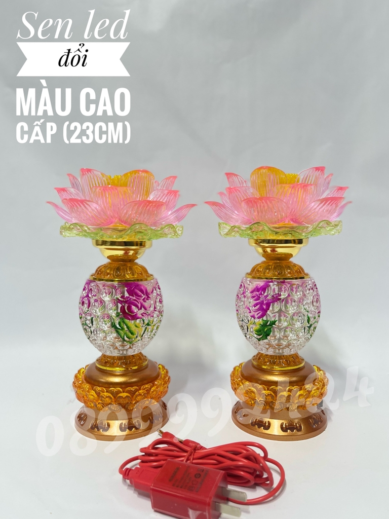 Đèn thờ cúng siêu sáng thân pha lê - bông nhựa đổi màu và màu vàng cao 23cm GIÁ BÁN 1 CẶP