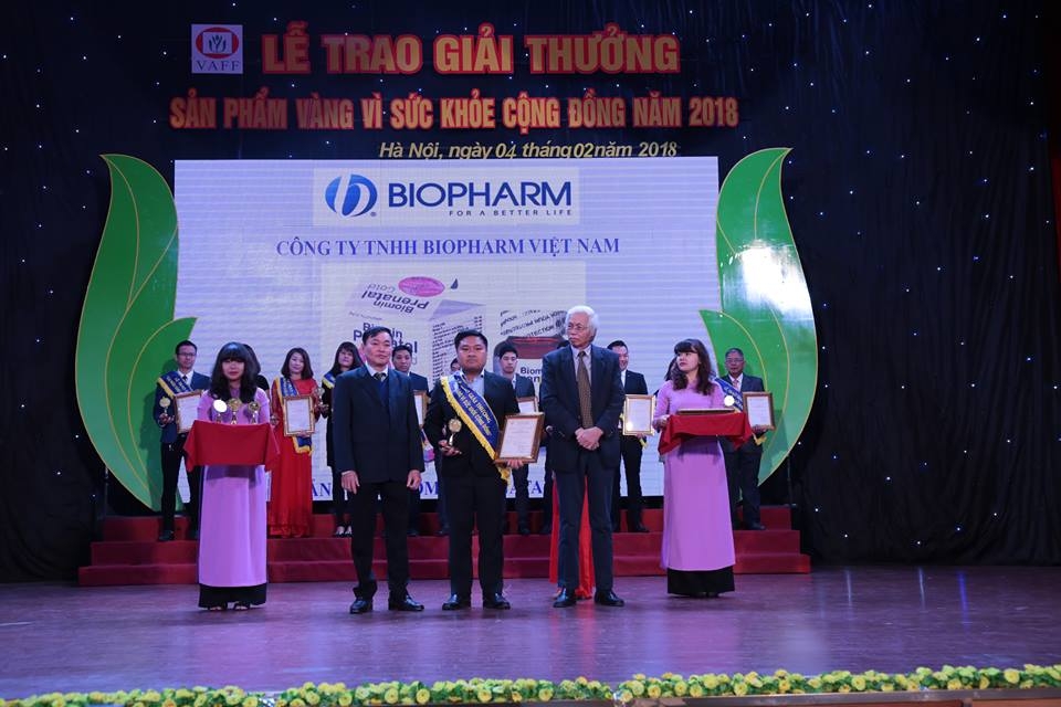 cong-ty-tnhh-biopharm-viet-nam-nhan-giai-thuong-san-pham-vang-vi-suc-khoe-cong-d