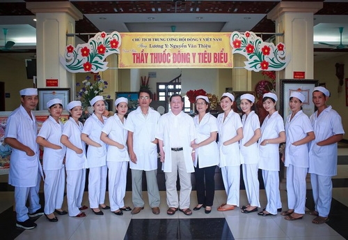 Lương y giúp dân nghèo: Nguyễn Văn Thiệu