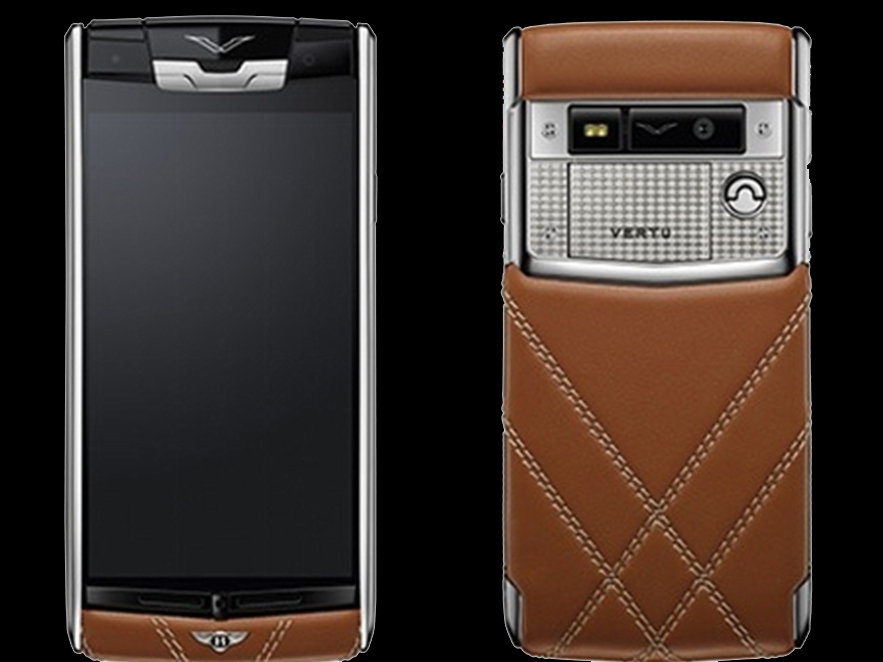 can-canh-smartphone-gia-gan-400-trieu-dong-duoc-ban-tai-luxuryvip