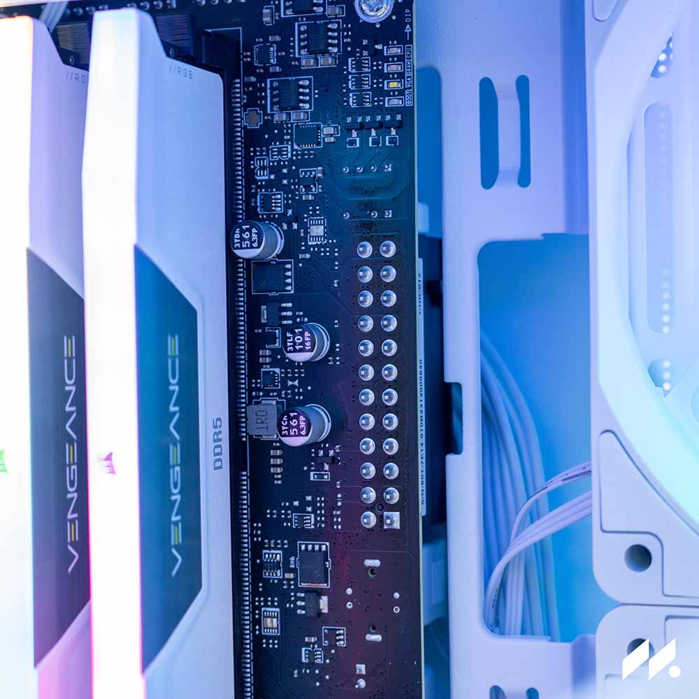 PC Gaming MSI PROJECT ZERO 5F (i5-14400F, RTX 4070 12G, Ram 32GB DDR5, SSD 500G, 850W)