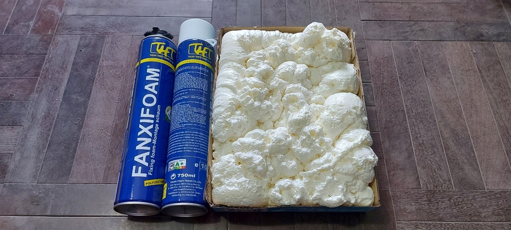 Keo bọt nở Fanxifoam 750ml (dùng vòi)