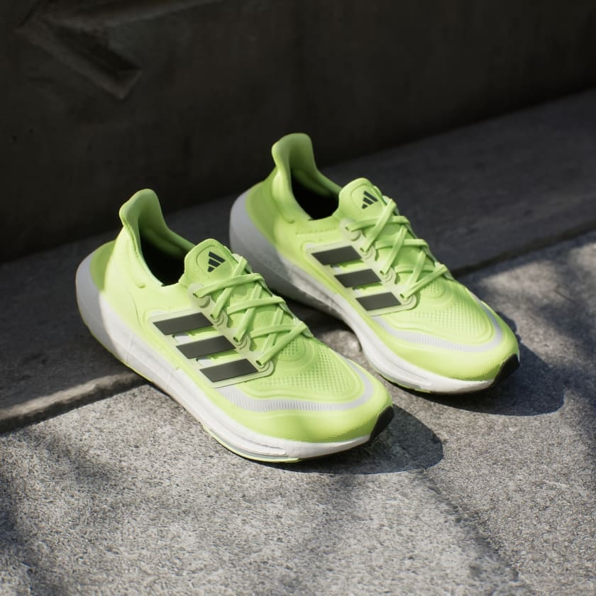 Giày chạy bộ ULTRABOOST LIGHT adidas Unisex IE1767