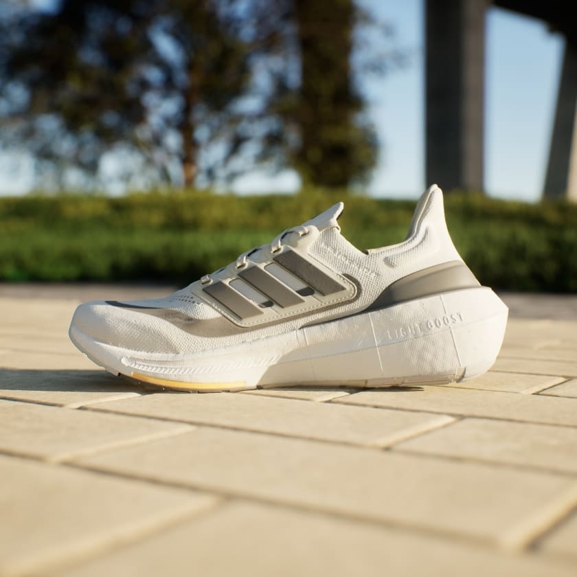 Giày chạy bộ ULTRABOOST LIGHT adidas Nam ID3281