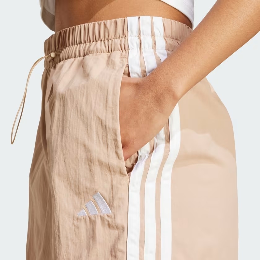 Quần short adidas Essentials 3 sọc Nữ - JX7684