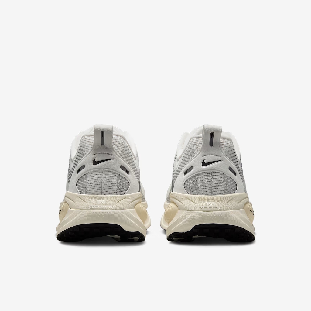 Giày chạy bộ Nike VOMERO 18 Nam HM6803-101