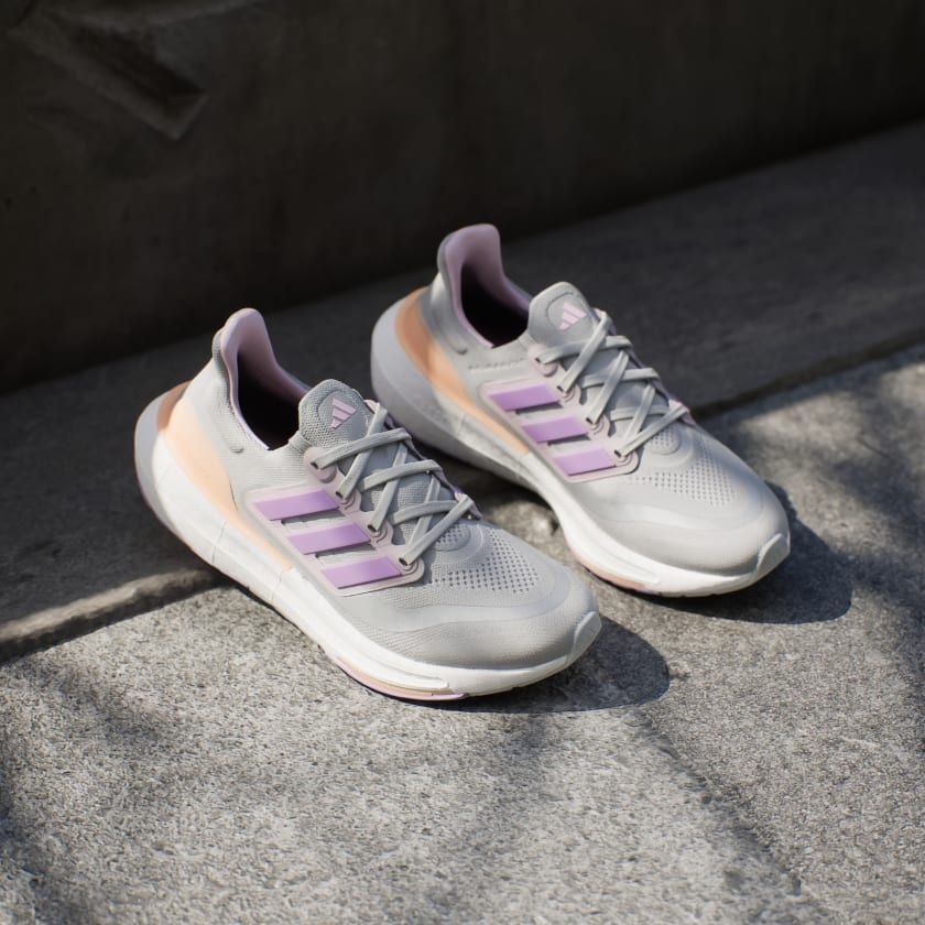 Giày chạy bộ nữ adidas ULTRABOOST LIGHT - IE1762