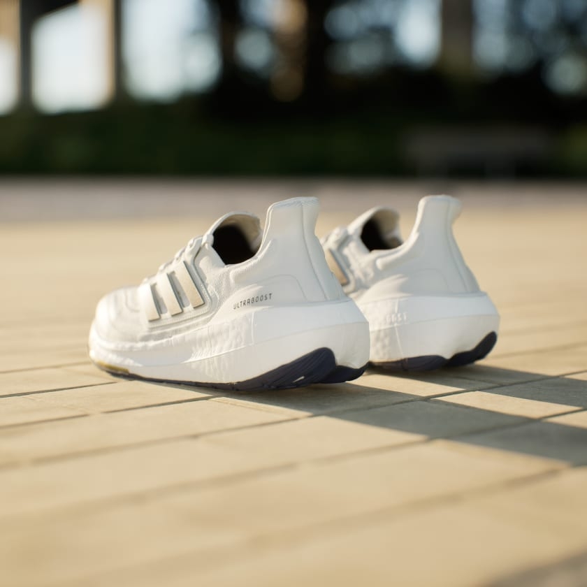 Giày chạy bộ ULTRABOOST LIGHT adidas Unisex ID3285