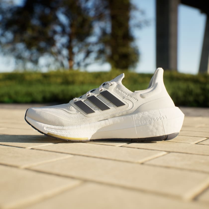 Giày chạy bộ ULTRABOOST LIGHT adidas Unisex ID3285