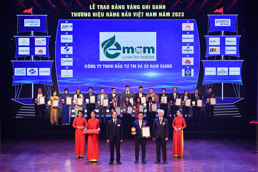 EMOM BABY lọt tốp 20 thương hiệu hàng đầu Việt Nam 2023