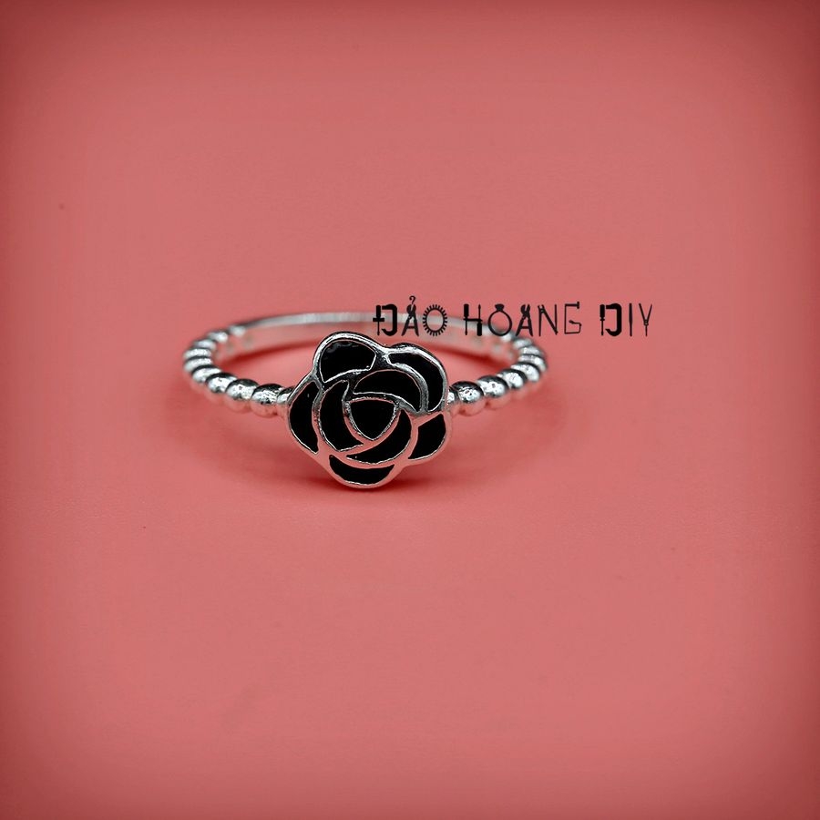 Nhẫn bạc nữ hoa hồng đen cá tính PVN3112