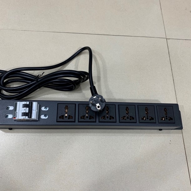 Thanh Nguồn Điện PDU 1U Rack Universal 6 Way UK Outlet Có MCB Công Suất Max 16A to Schuko Plug Power Cord Length 3x1.5mm² Length 1.8M