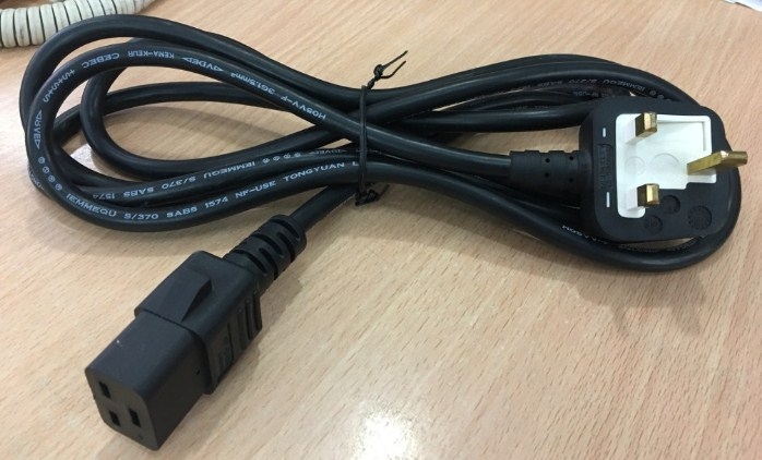 Dây Nguồn Server Volex VAC19 N16916 AC Power Cord BS1363 to IEC60320 C19 13A 16A 250V 3x1.5mm For Máy Chủ và Cisco Router Length 2.5M