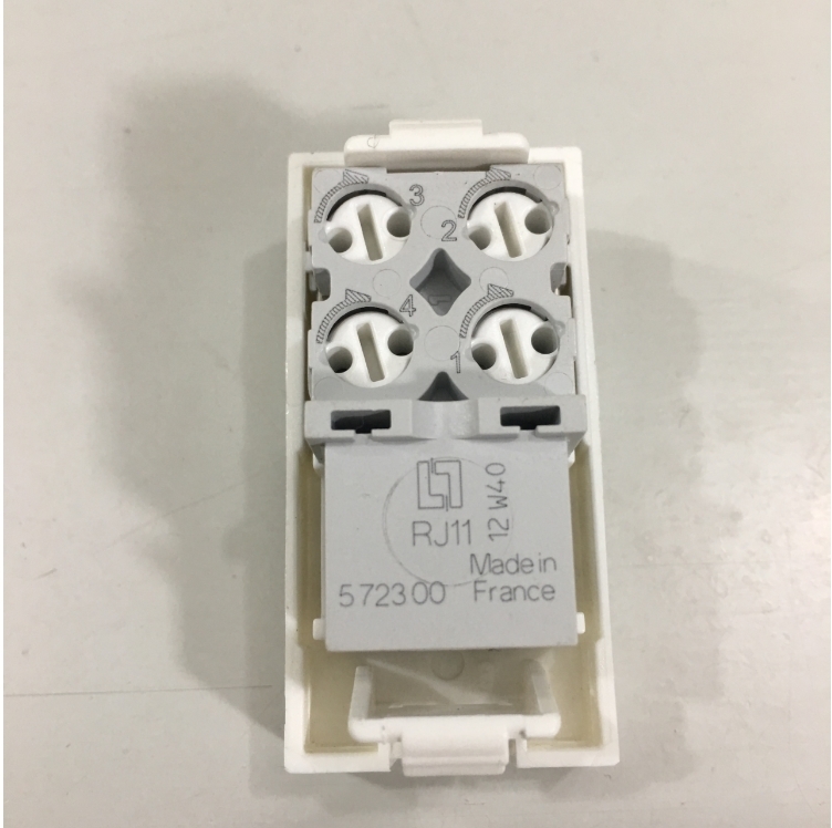 Nhân Điện Thoại Legrand 572300 Telephone Socket Arteor RJ11 4 Contacts 1 Module White