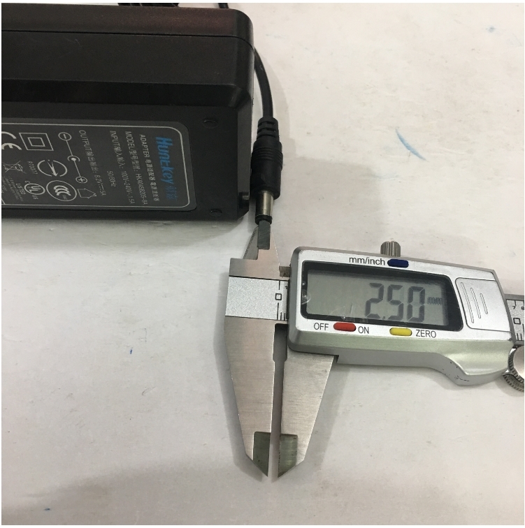 Adapter Original 8.2V 5A 41W Huntkey HKA0458205-8A Connector Size 5.5mm x 2.5mm