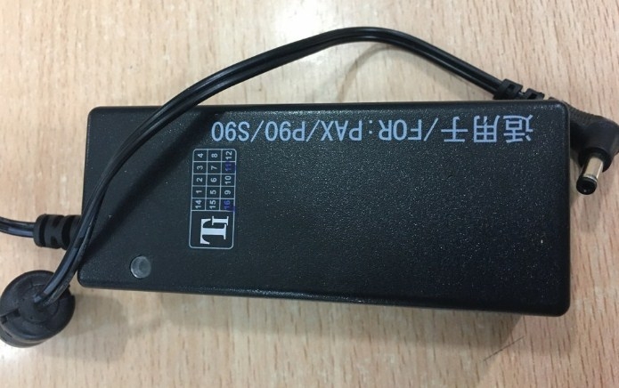 Adapter Original ADS-18SG-09-2 9V 1A For PAX P90 S90 S80 S900 Connector Size 3.5mm x 1.35mm