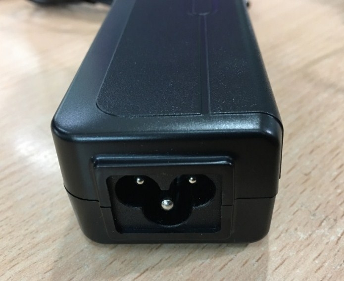 Chuyển Nguồn Màn Hình LG 19.5 20MP48A LED IPS Adapter Original LG 19V 0.84A 16W Connector Size 6.5mm x 4.4mm