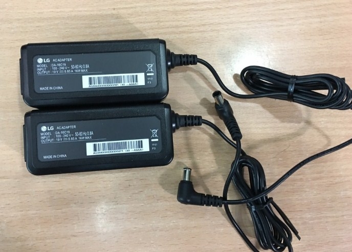 Chuyển Nguồn Màn Hình LG 19.5 20MP48A LED IPS Adapter Original LG 19V 0.84A 16W Connector Size 6.5mm x 4.4mm