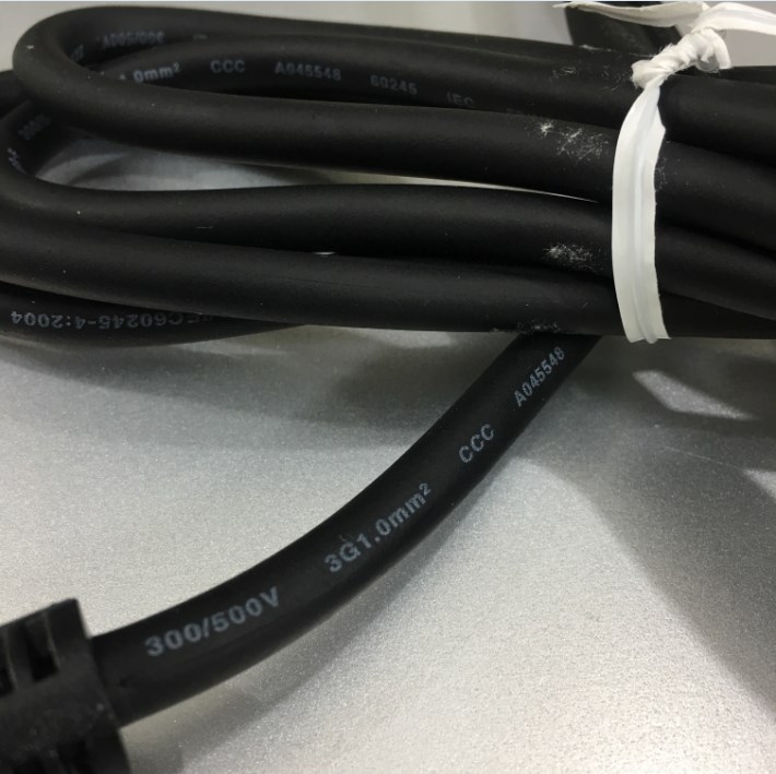 Dây Nguồn IEC 309 316P6 to IEC 320 C15 Plug AC Power Cord 16A 10A 250V 3x1.0mm² 18AWG Length 2.5M