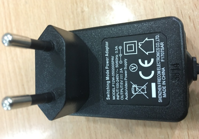 Adapter ORIGINAL F12W-050200SPAVA 5V 2A 10W for Android Smart TV Box & Camera IP Connector Size 3.5mm x 1.35mm