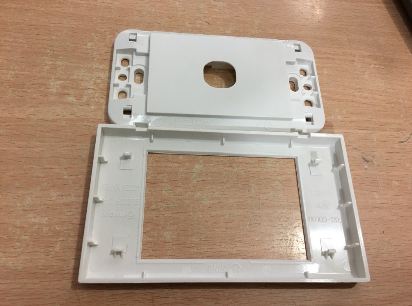 Mặt Chữ Nhật 1 Cổng Sino Vanlock 1 Port Size 120 x 70mm