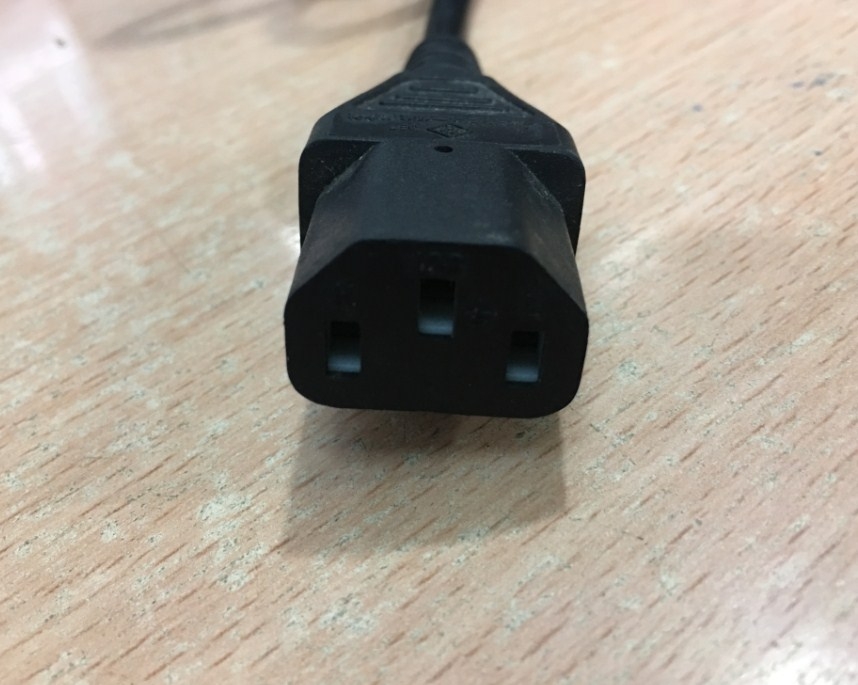 Dây Nguồn  Volex M744 V1625 NEMA 5-15P to C13 AC Power Cord 7A 125V 3X0.75mm Length 2M