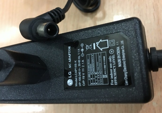 Chuyển Nguồn Màn Hình LG 22MK430H-B 22inch Full HD IPS LED Adapter Original LG 19V 2.1A 40W Connector Size 6.5mm x 4.4mm