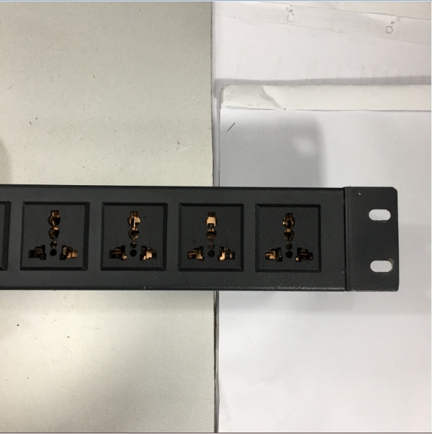 Thanh Nguồn PDU Rack Mount 19 inch 1U Universal 6 Way UK Outlet Có Cầu Dao Aptomat Tự Động MCB TECS Công Suất Max 16A European Schuko CEE 7/7 Plug Power Cord 3x1.5mm² Length 1.5M