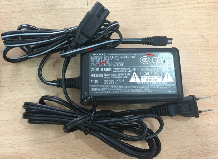 Adapter Original Sony AC-L25A / AC-L25B AC-L200 8.4V 1.7A
