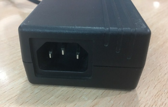 Adapter Original Potrans UP060B1190 19V 3.42A 65W For Monitor LCD Viewsonic Connector Size 6.5mm x 3.0mm