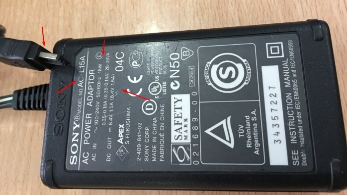 Adapter Original Sony AC-L15A L15B CCD-TRV318 CCD-TRV328 8.4V 1.5A 18W