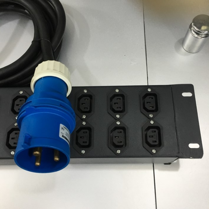 Thanh Nguồn PDU 2U Rack 19 12 Way IEC C13 Outlet Có MCB BHW-T4 C32 MITSUBISHI Công Suất Max 32A 250V to IP44 IEC309-2 Plug Power Cord 3x4.0mm Length 4.5M