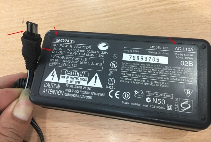 Adapter Original SONY AC-L10A 8.4V 1.5A Charger POWER SUPPLY CD200 AC-L10A