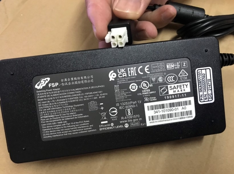 Adapter 54V 1.58A 85W FSP085-A54C1401 Connector Size 4 Pin ATX Molex For Switch Cisco CBS250-8PP-E-2G-EU 10 x RJ45