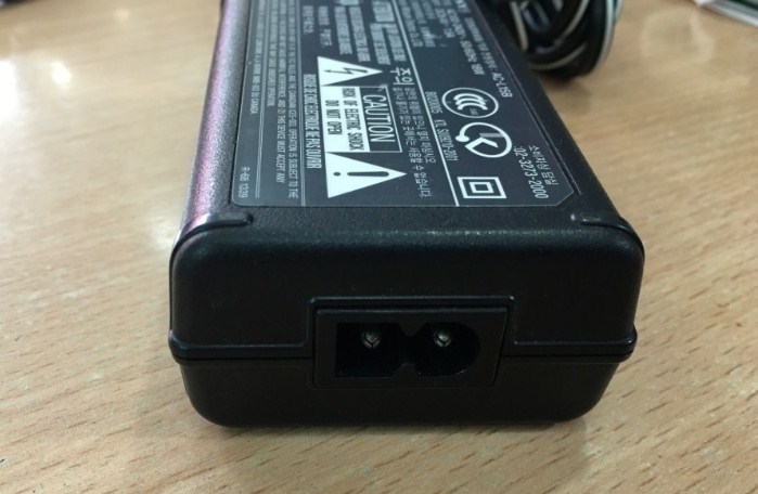 Adapter Original Sony AC-L15A L15B CCD-TRV318 CCD-TRV328 8.4V 1.5A 18W