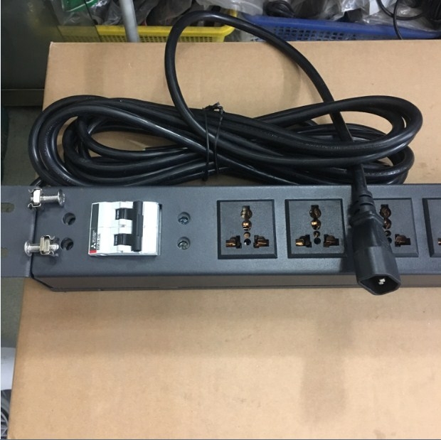 Thanh Phân Phối Nguồn Điện PDU Rack Universal 6 Way UK Outlet Có MCB MITSUBISHI Công Suất Max 16A to C14 Plug Power Cord 3x1.5mm² Length 4M