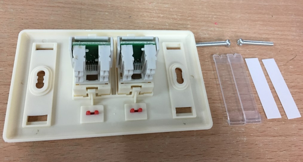 Mặt Chữ Nhật 2 Cổng Commscope Outlet RJ45 Wall Plate White 272368-2 Faceplate Kit shuttered 2 Port